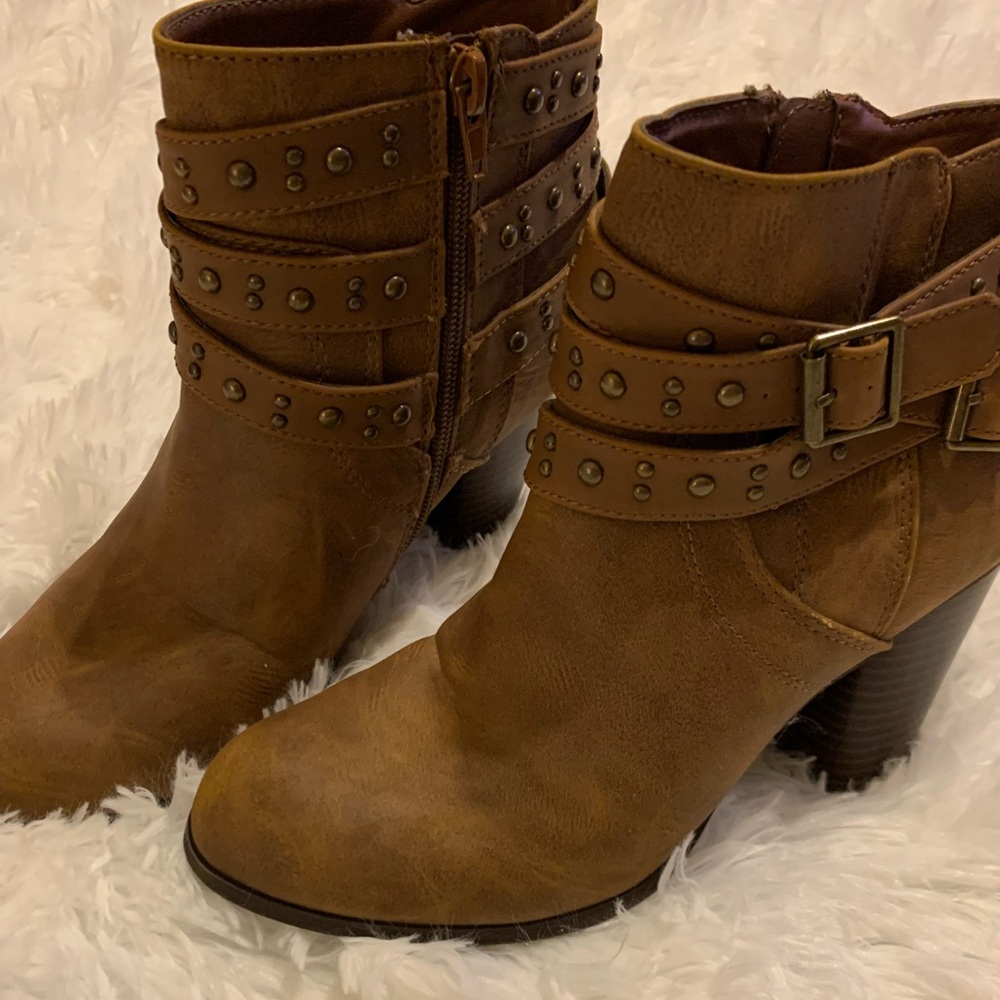 Size 8 ankle booties